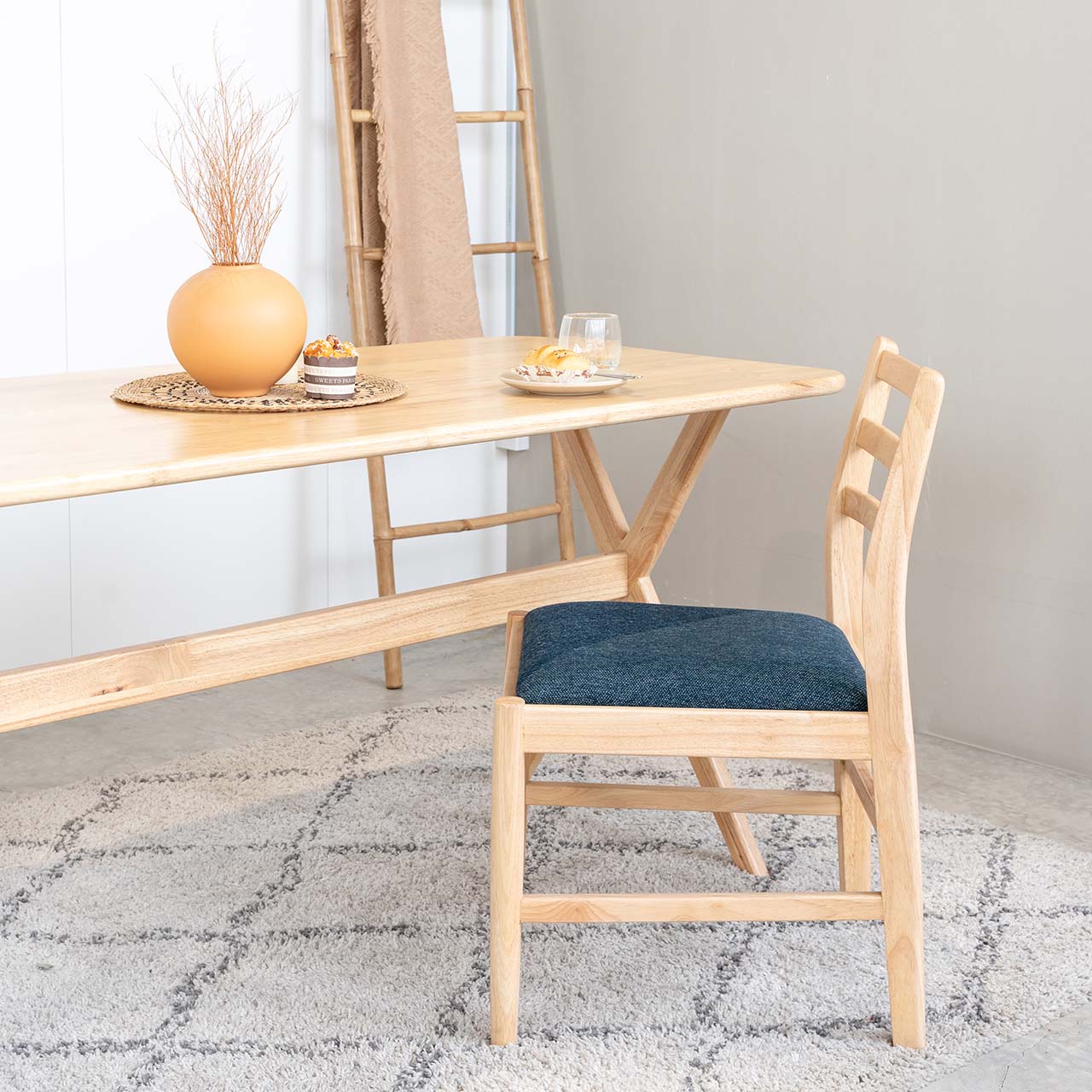 Bộ Bàn Ăn Gỗ Cao Su Tự Nhiên  VLINE 602 (75cm)