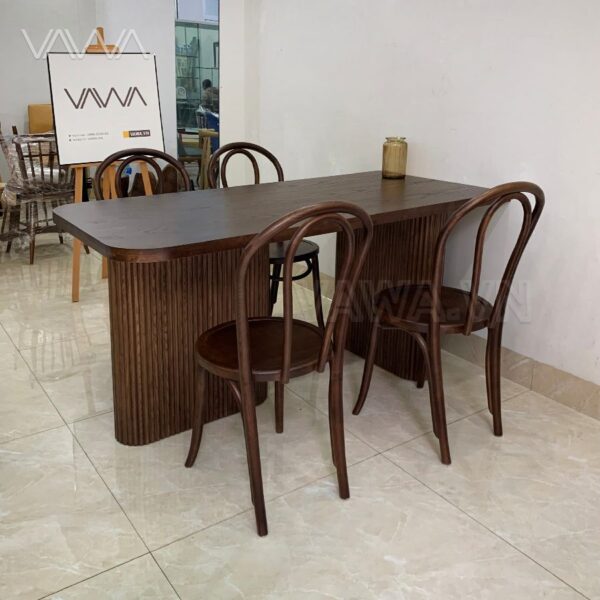 Bộ bàn ăn Rustic Ripple nan dẹt ghế Thonet