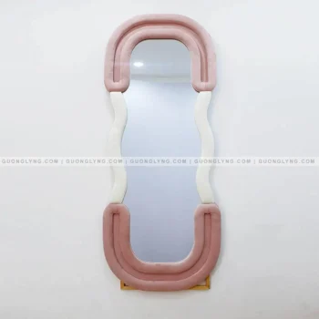 Gương nhung – chữ U