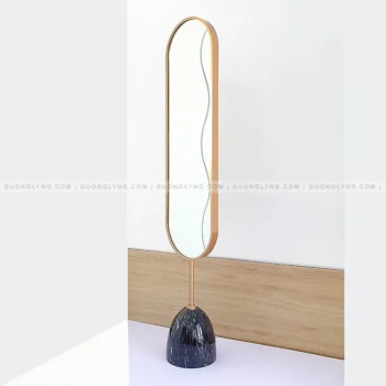 Gương soi toàn thân – chân đá