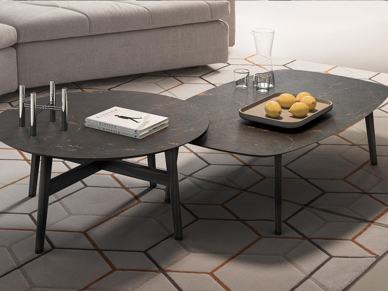 Bàn trà sofa mặt đá sáng trọng kết hợp chân gỗ sồi tự nhiên.
