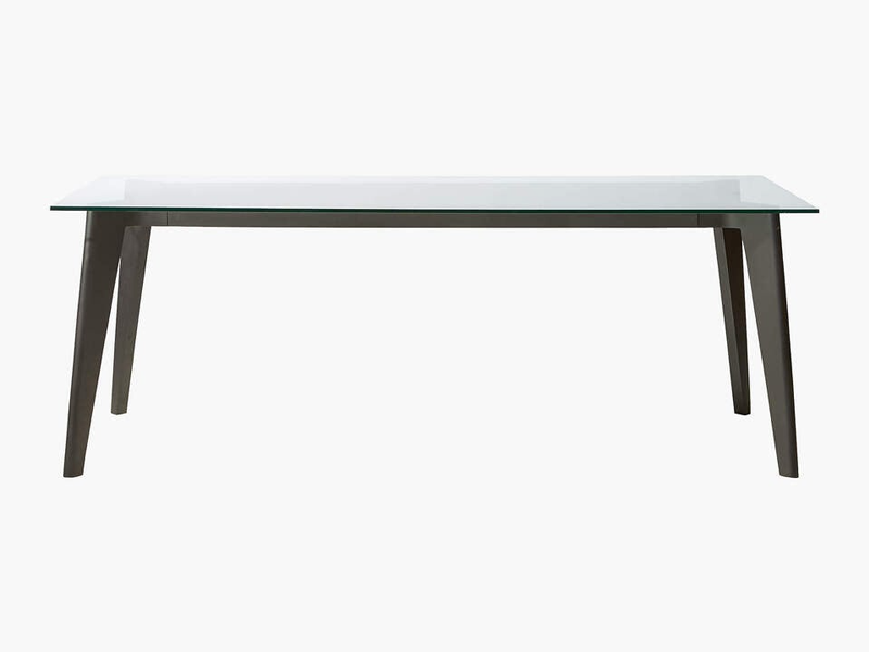 Bàn ăn chân gỗ mặt kính cường lực 10mm bo góc an toàn.