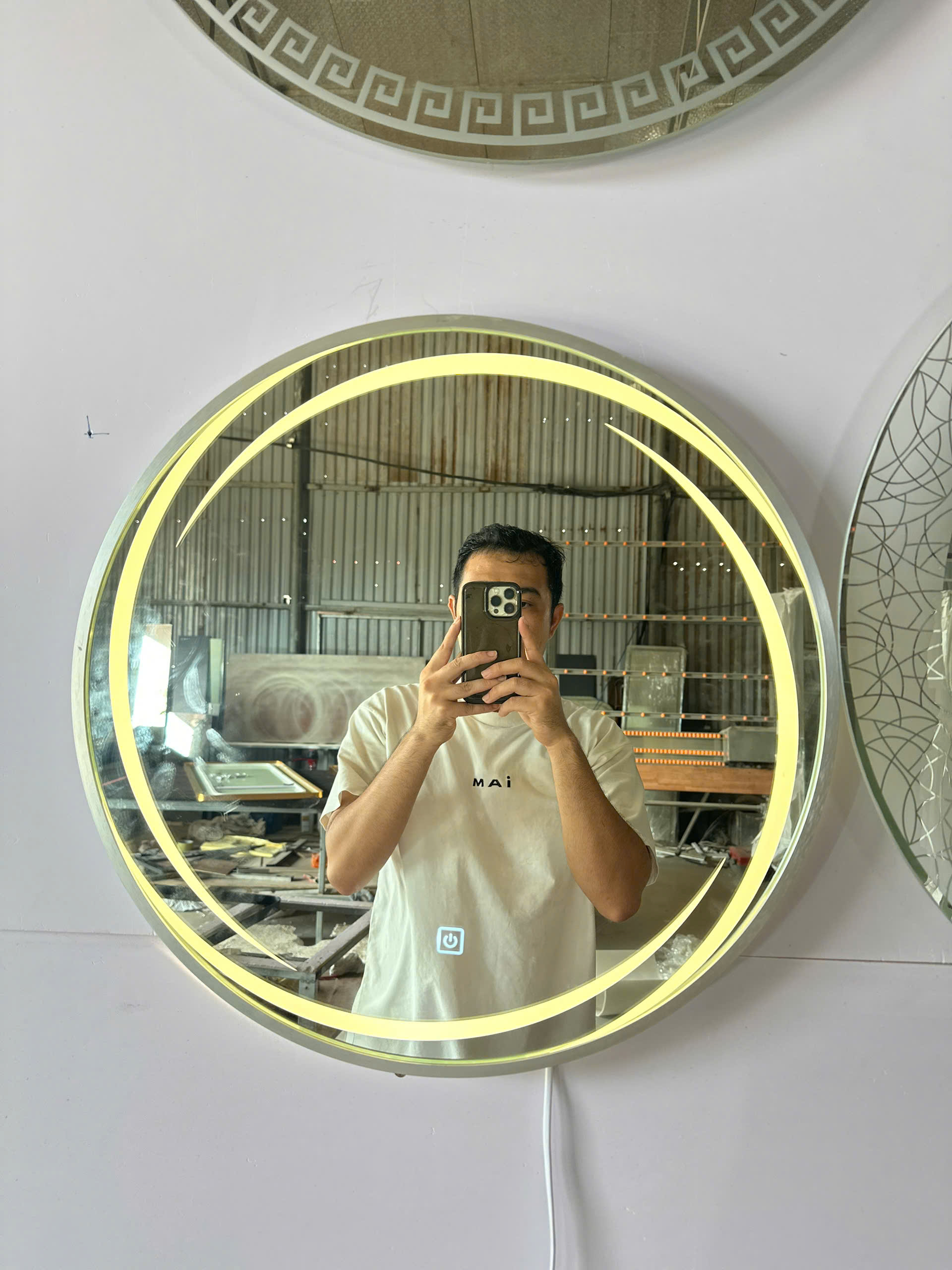 Gương nhà tắm đèn led hình tròn