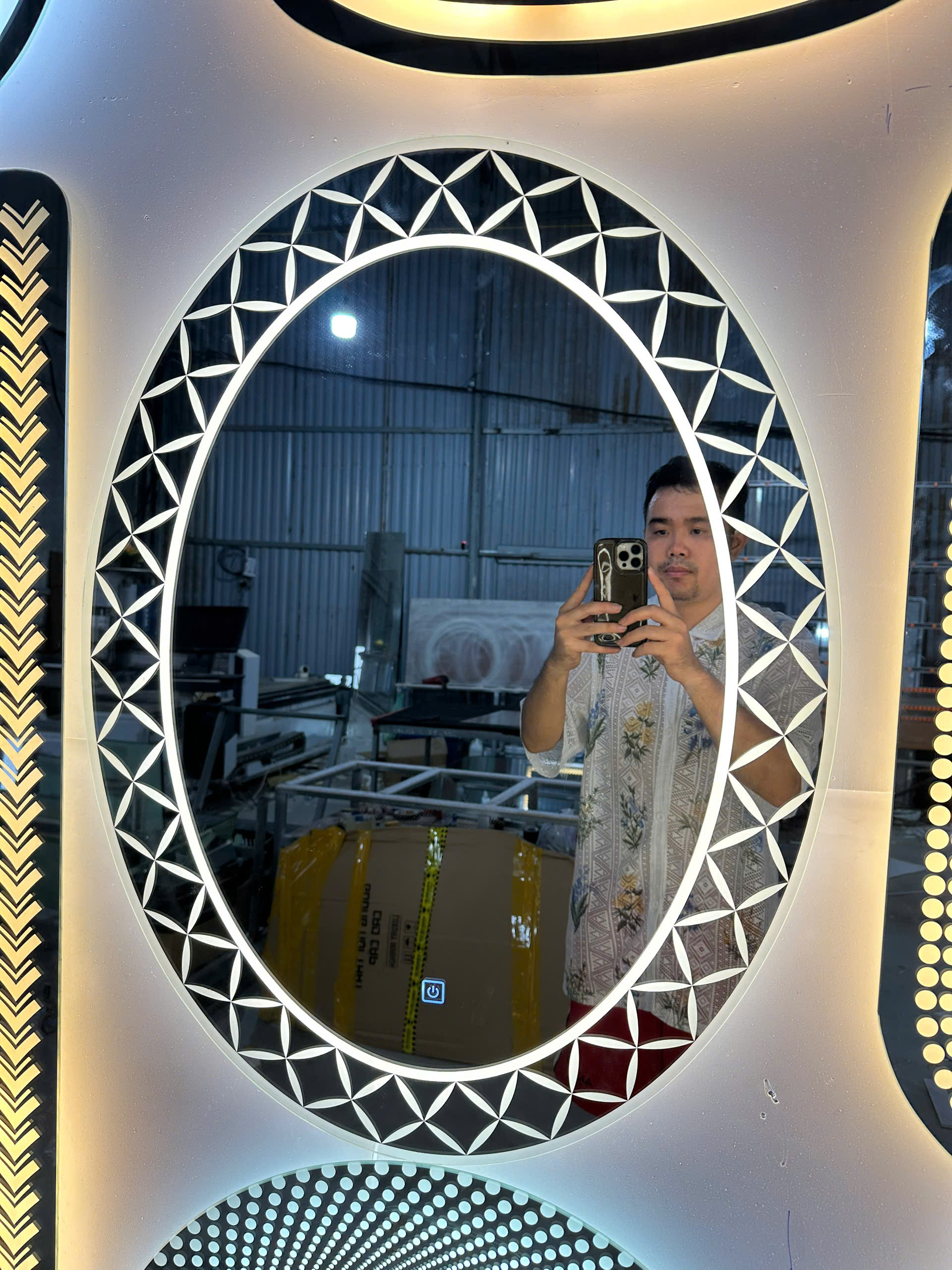 Gương nhà tắm đèn led hình bầu dục