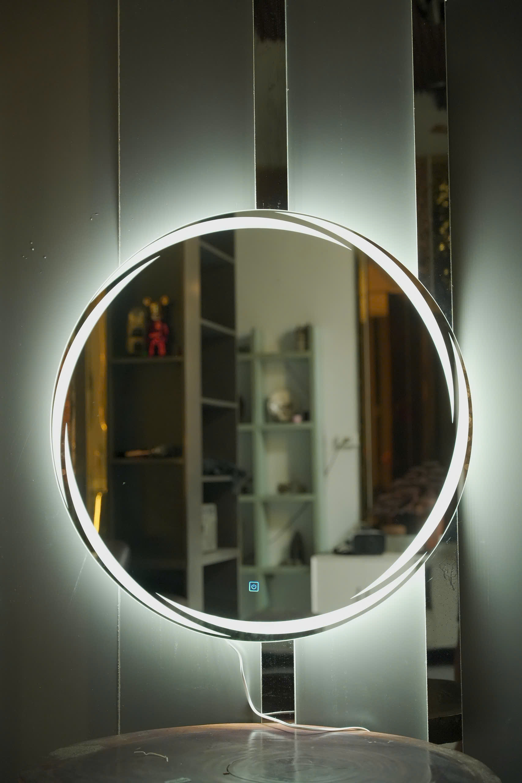 Gương nhà tắm hình tròn có đèn led