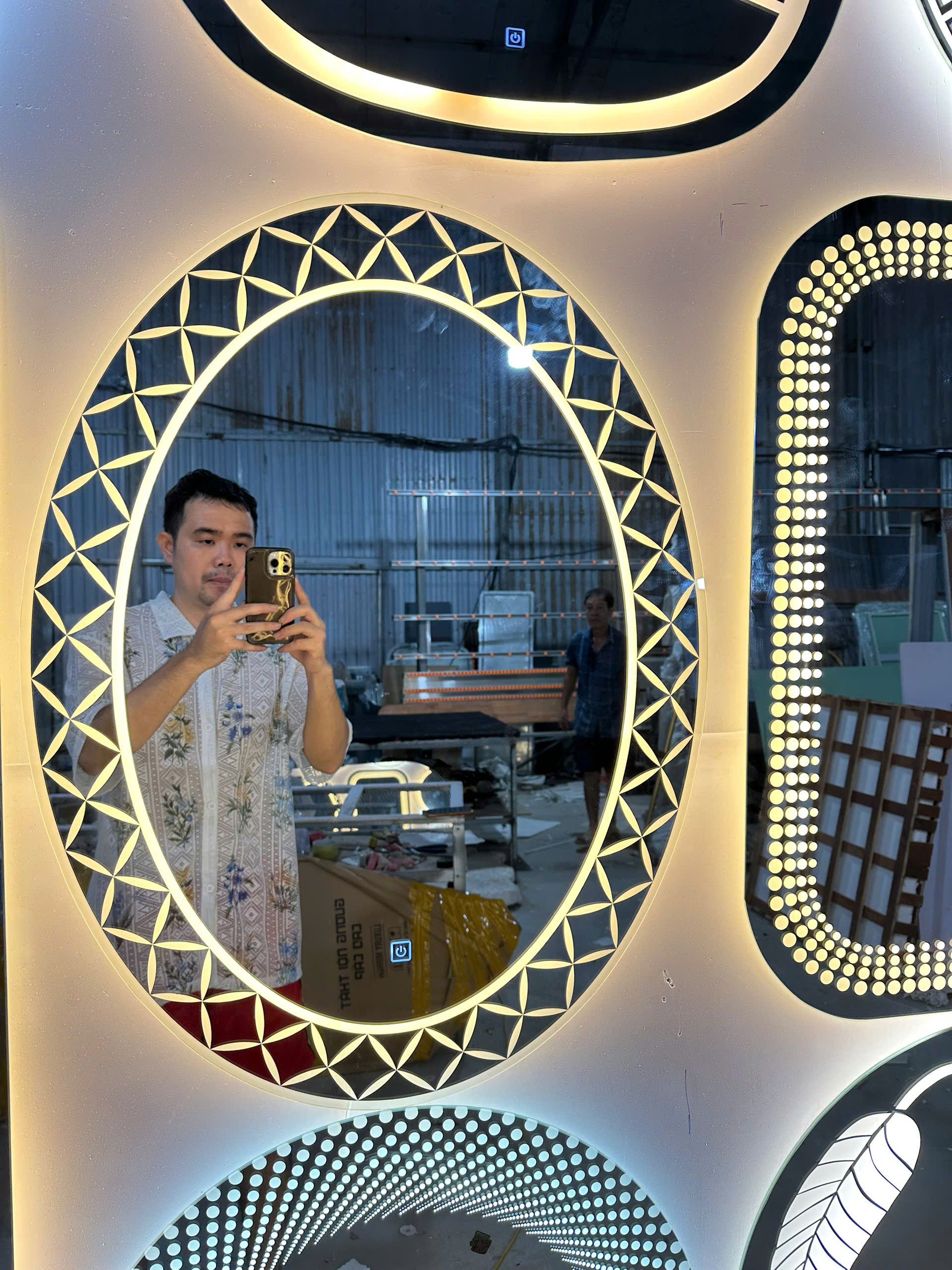 Gương phòng tắm đèn led hình bầu dục