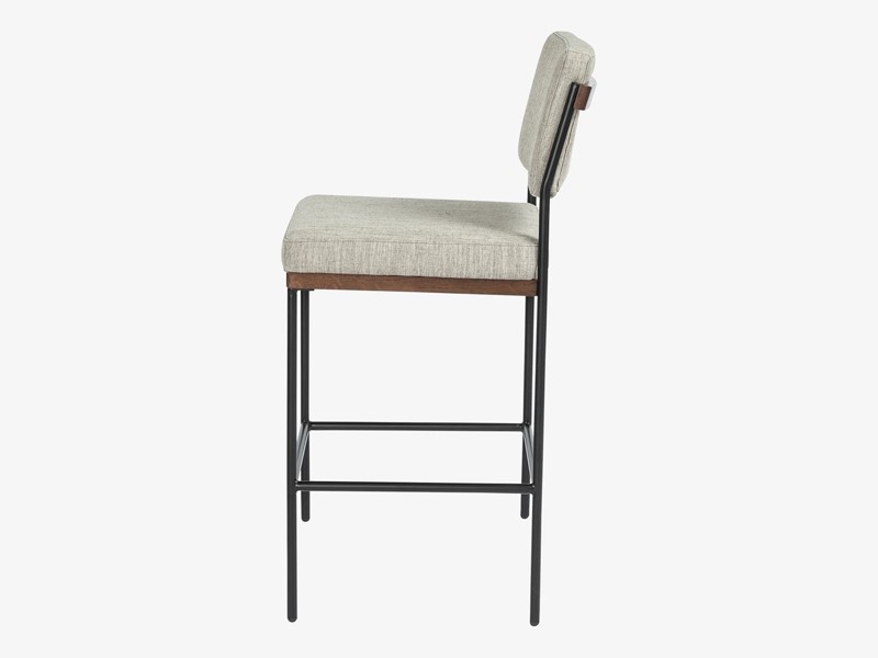 Ghế quầy bar có lưng tựa bọc nệm, chân sắt tĩnh điện bền bĩ.