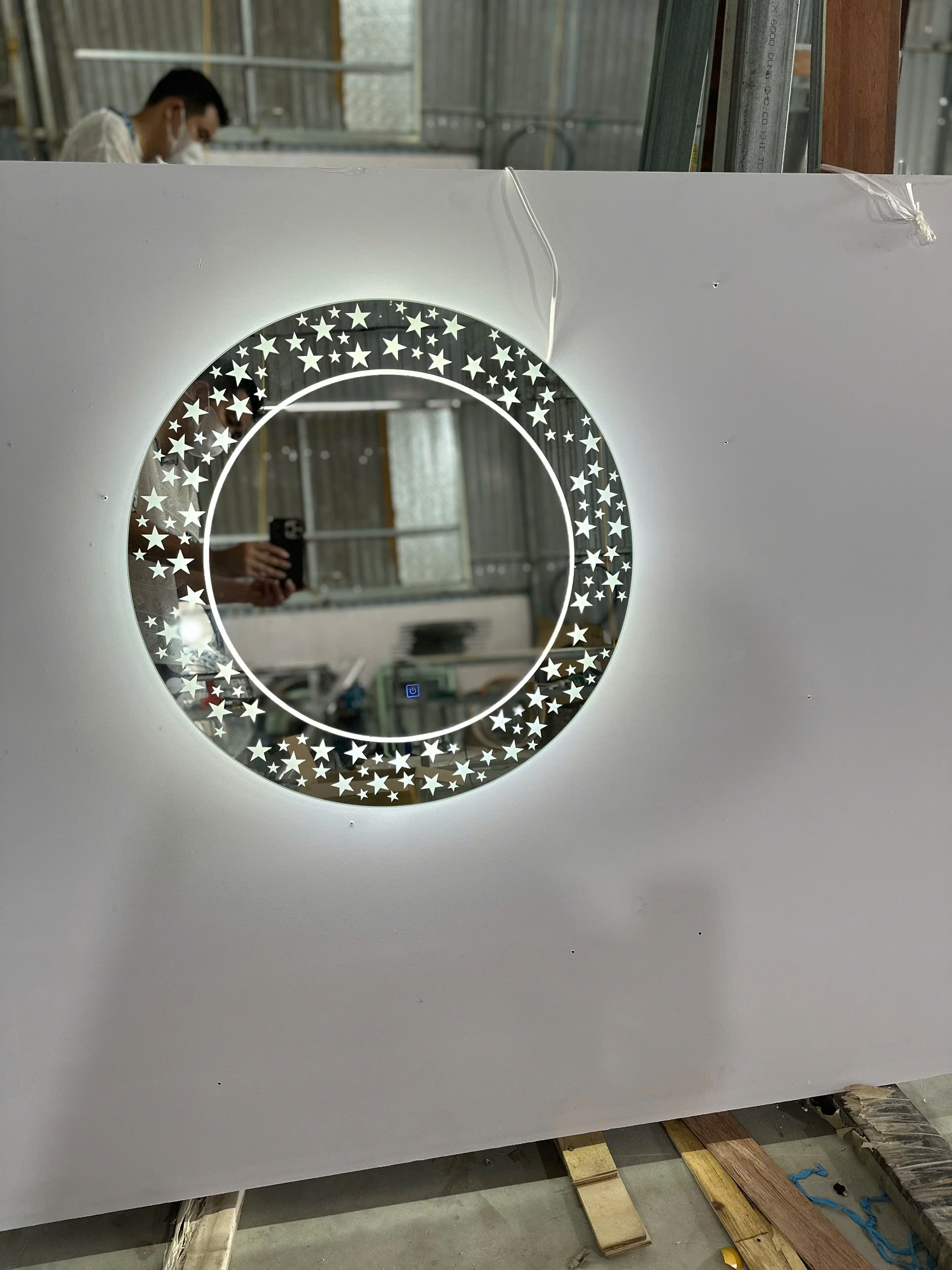 Gương trang điểm hình tròn đèn led ngôi sao